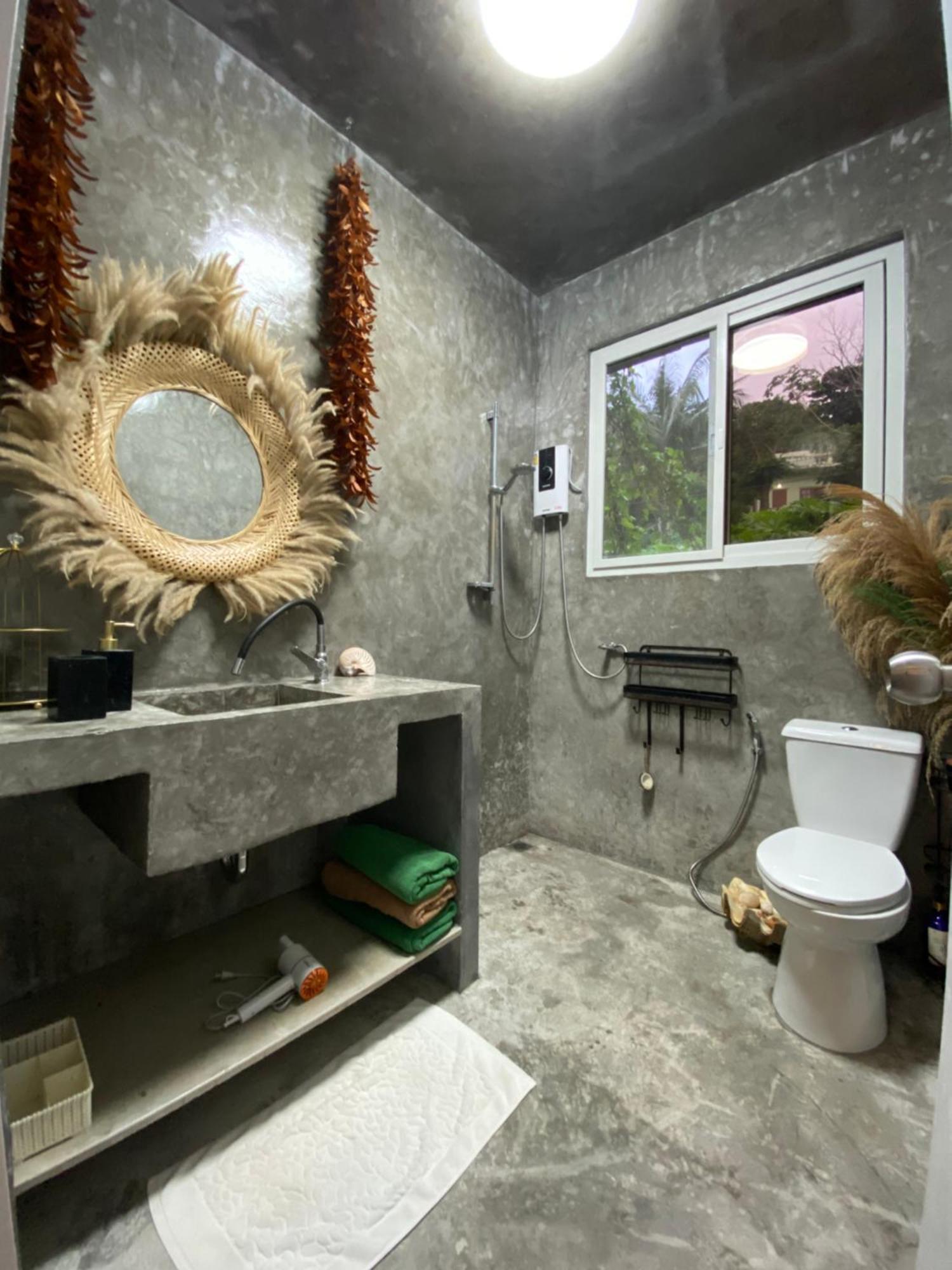 Beachfront Bungalow South Of Phuket Εξωτερικό φωτογραφία